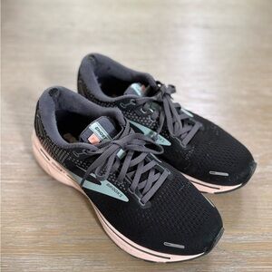 BROOKS women’s ghost cushion running athletic sneakers shoes size 9